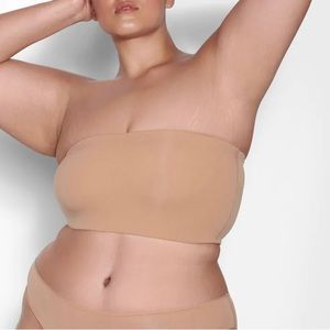 SKIMS FITS EVERYBODY BANDEAU size small